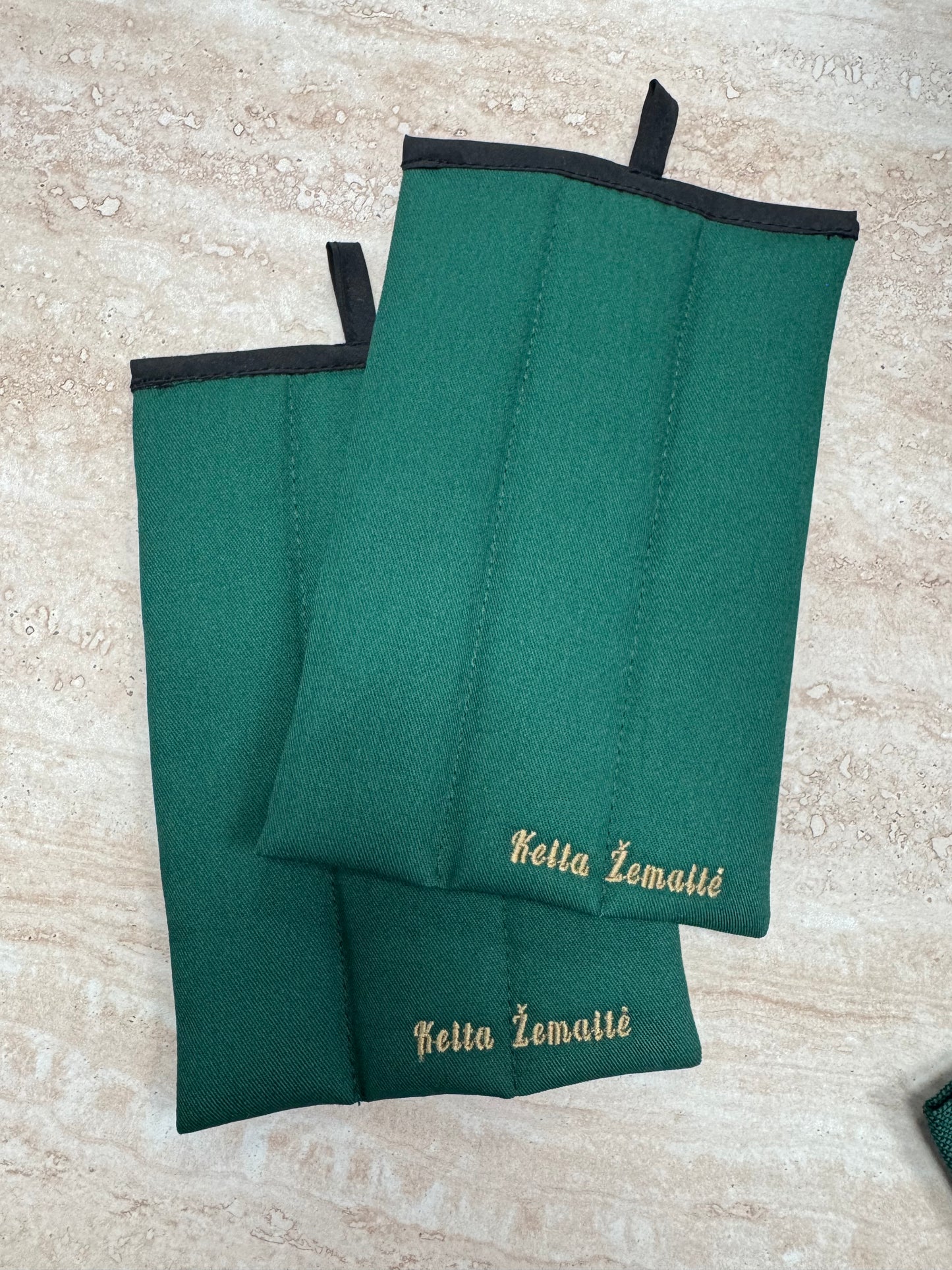 Puodkelis žalios spalvos. Dydis 12x20. 1vnt.