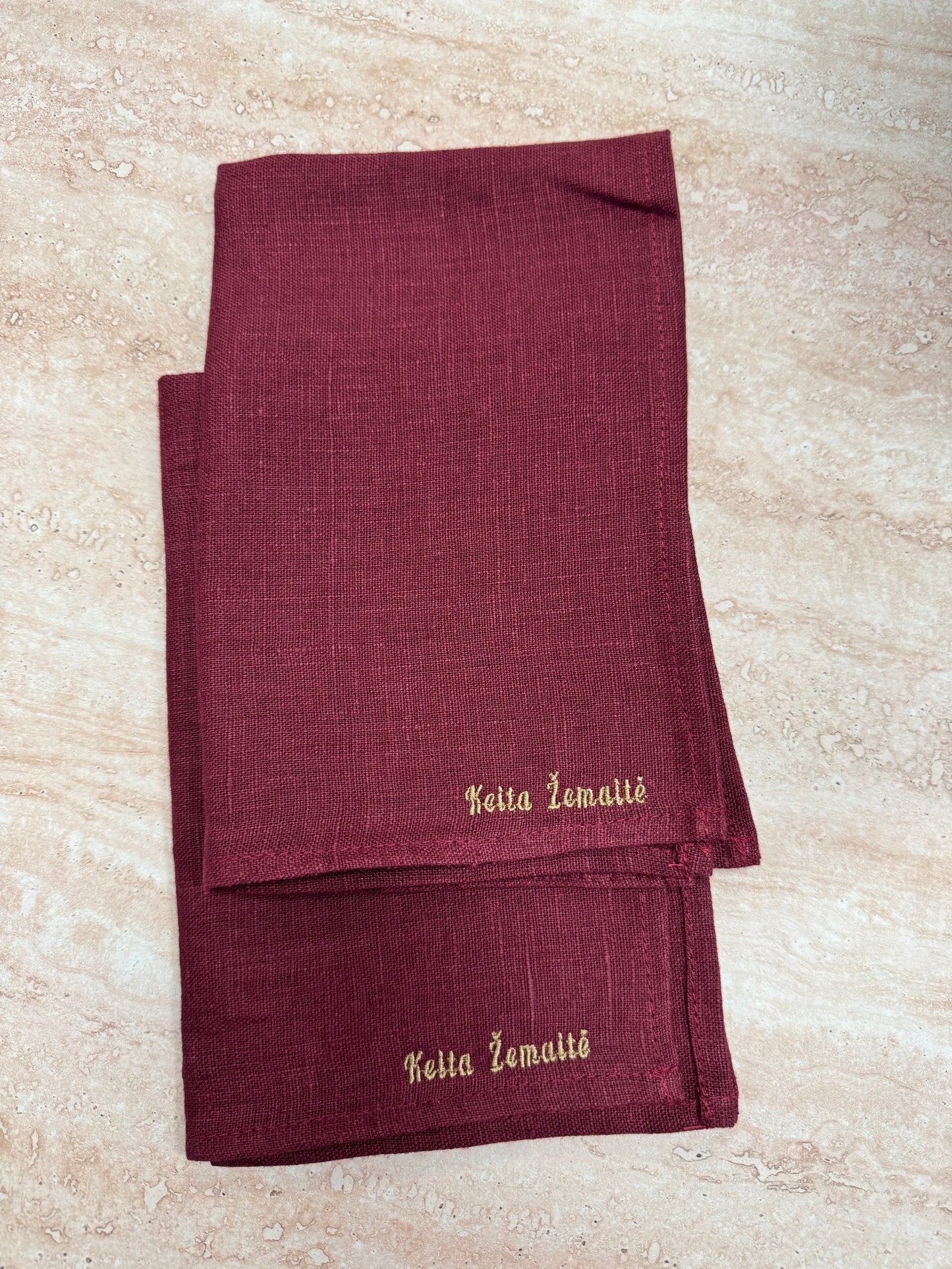 Lininis virtuvinis rankšluostis, bordo spalvos. Dydis 30x50.