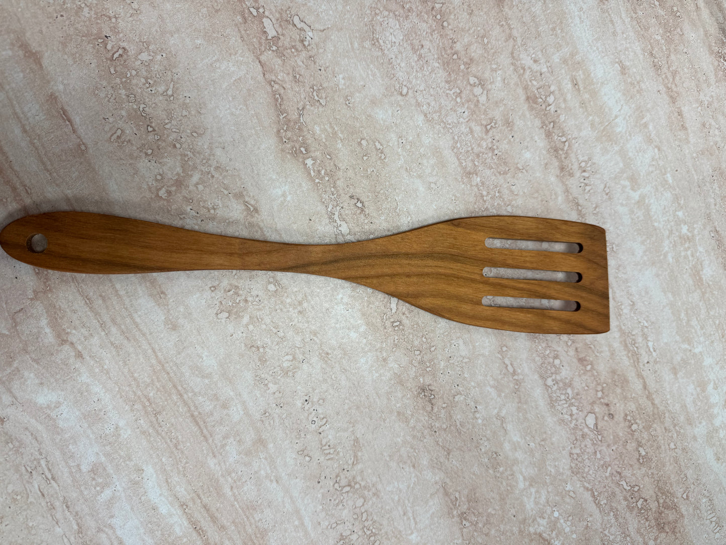 Medinė mentelė vyšnia.