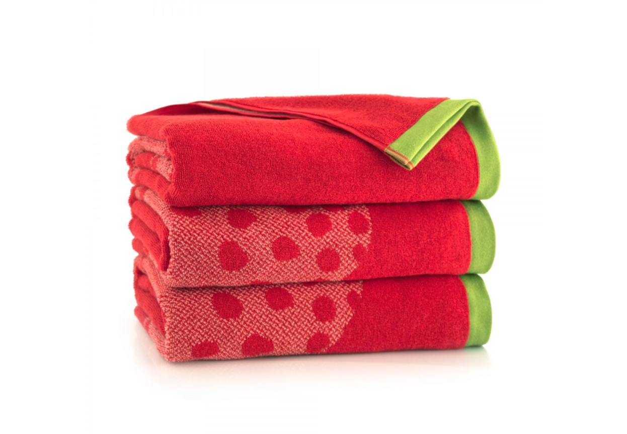 Rankšluostis "Strawberry", raudonas. Dydis 100x160.