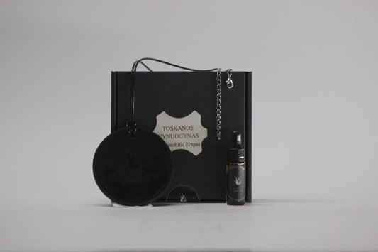 Automobilio kvapo rinkinys – natūralios odos kortelė ir aromatinis aliejus