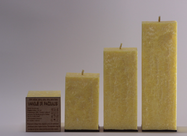 Žvakė „Vanilė ir pačiulis“. Aukštis 10cm.