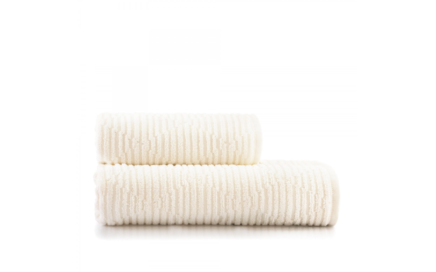 Subtilios elegancijos, vonios rankšluosčiai "LAMEL. Baltos spalvos, dydis 70x140.