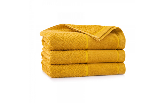 Išskirtinio grožio, vonios rankšluostis "MAKAO". Ciberžolės geltonumo spalvos. Dydis 70x140