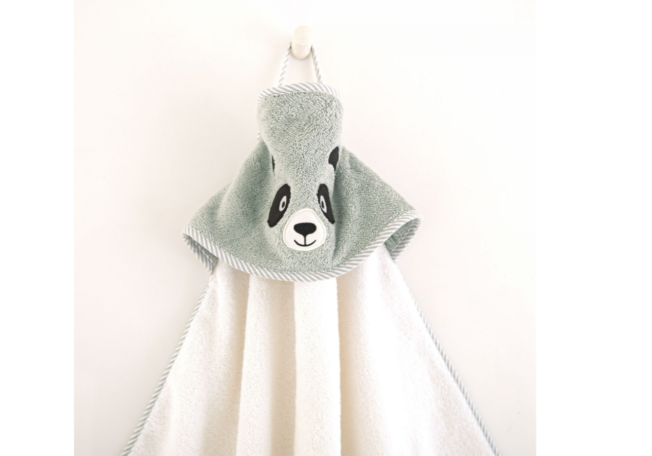 Vaikiškas rankšluostis "Panda" su gobtuvu. Dydis 90x90.