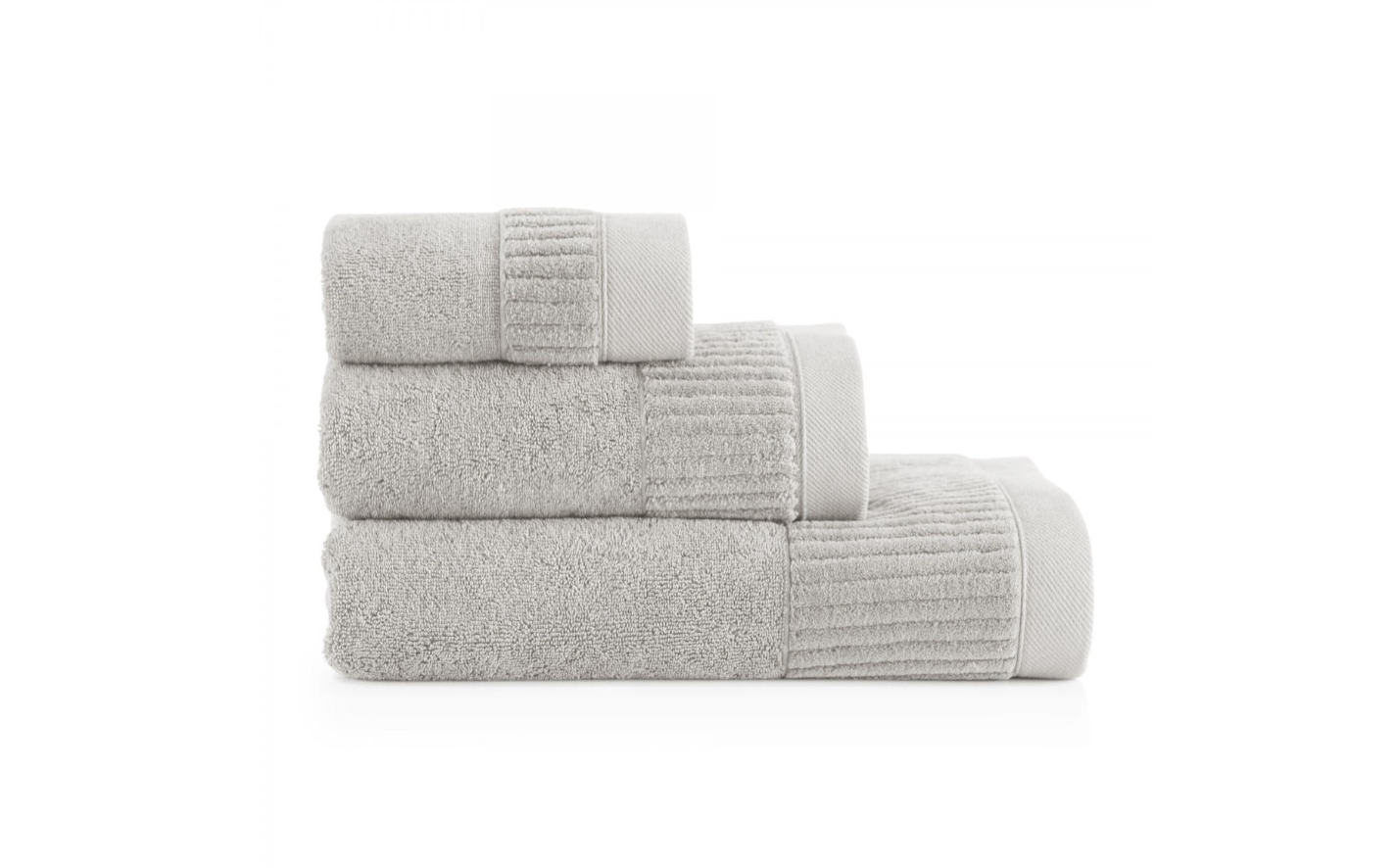 Prabangus vonios rankšluostis "PORTO" šviesiai pilkos spalvos. Dydis 70X140.