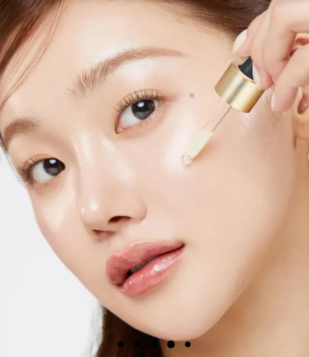 "Medicube Age-R Vita C Pro Ampoule" Šviesinamasis Veido Serumas su Vitaminu C, 20 ml