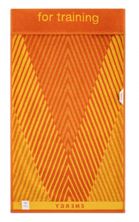 Oranžinės-geltonos spalvos sportinis rankšluostis 50x90