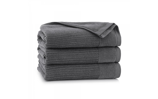 Vonios rankšluostis "Simple" kolekcijos, tamsiai pilkos spalvos. Dydis 70x140.