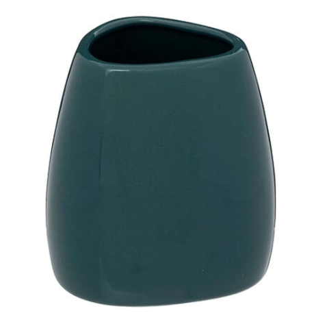 Tamsiai žalios spalvos stiklinė